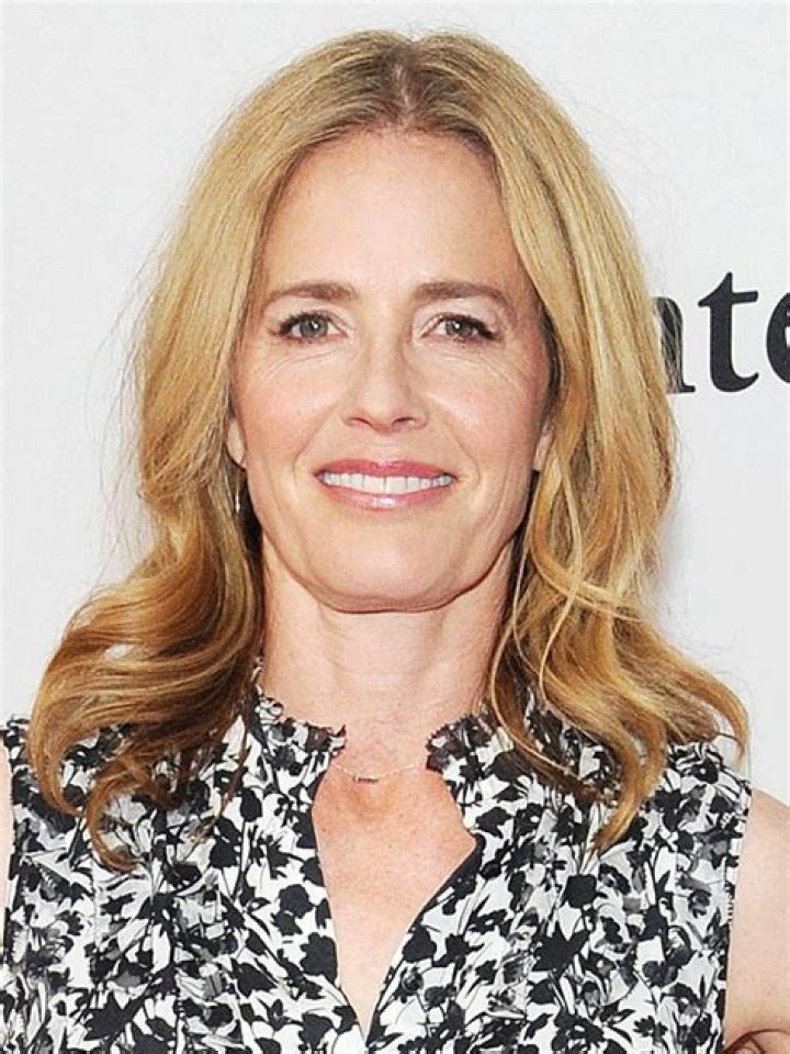
Elisabeth Shue Net Worth 2023 