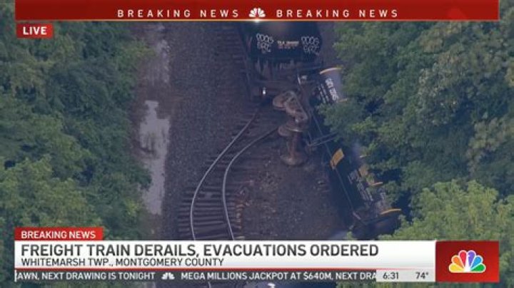 NS train hits CSX train at Atlanta yard, leading to derailment and small fire (updated)